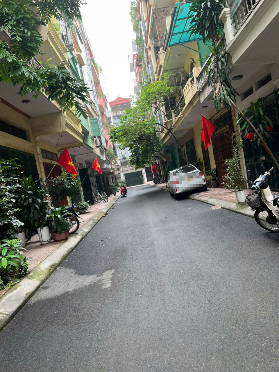 HỒ TÙNG MẬU– PHÚ DIỄN (MỚI) BÁN ĐẤT TẶNG NHÀ - KHU PHÂN LÔ,VỈA HÈ, Ô TÔ TRÁNH TRƯỚC NHÀ